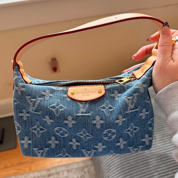 Louis Vuitton Handbags - Louis Vuitton (LV) Purse
